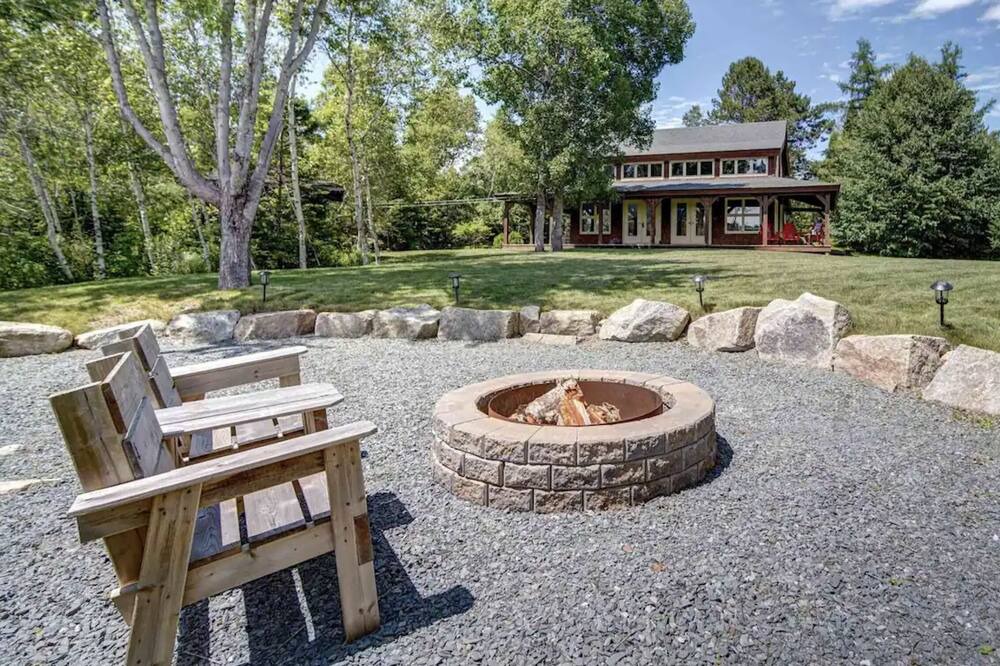 Photo of Outdoor in Hubley