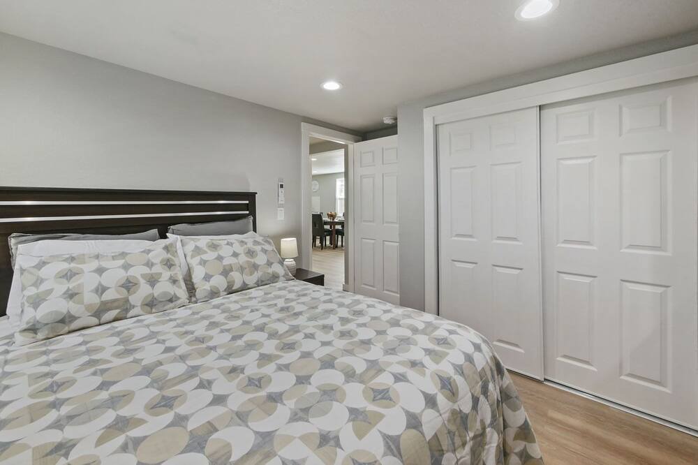 Photo of Bedroom in North Oak Park