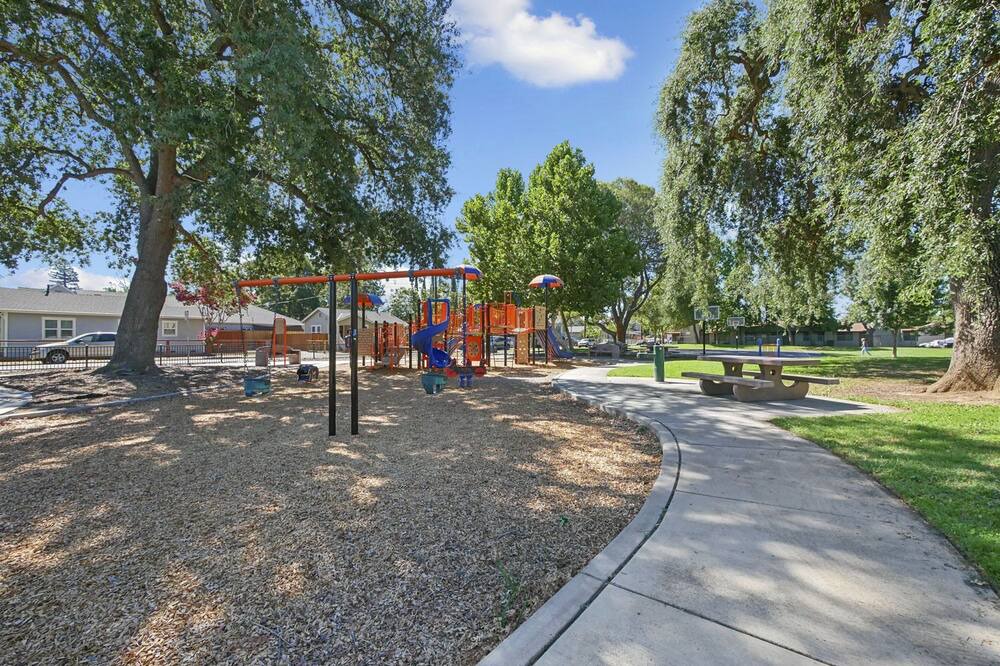 Photo of Others in North Oak Park