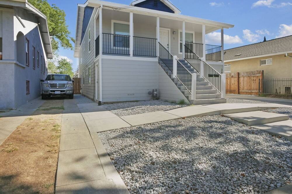 Photo of Outdoor in North Oak Park