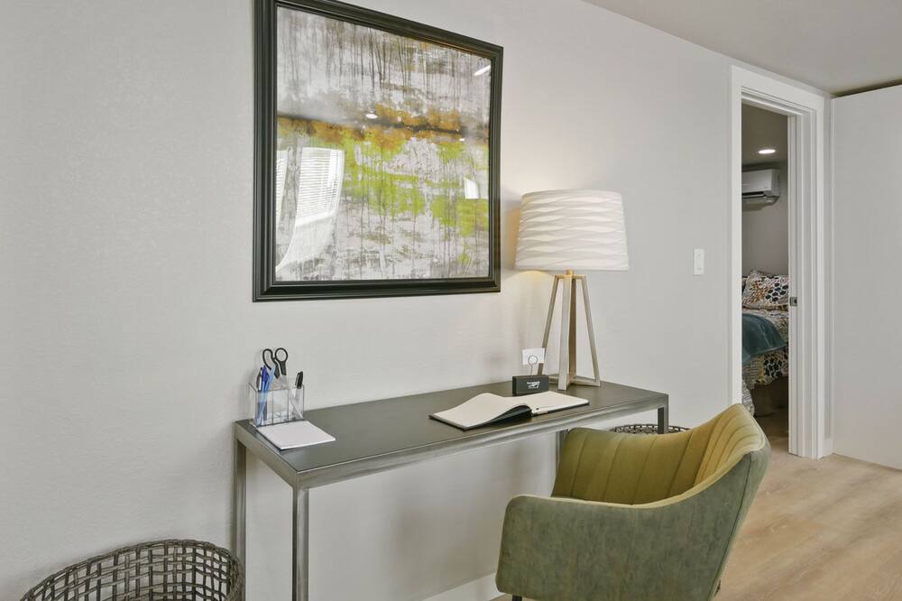 Photo of Bedroom in North Oak Park