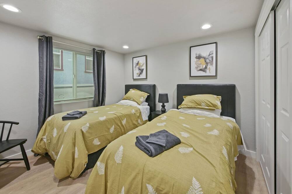 Photo of Bedroom in North Oak Park