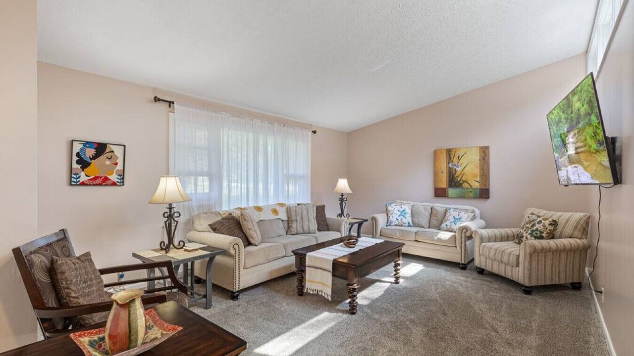 Photo of Livingroom in Penfield