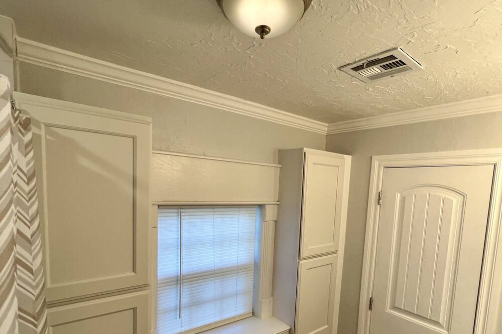 Photo of Bedroom in Ada