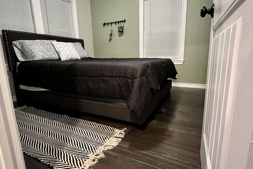 Photo of Bedroom in Ada
