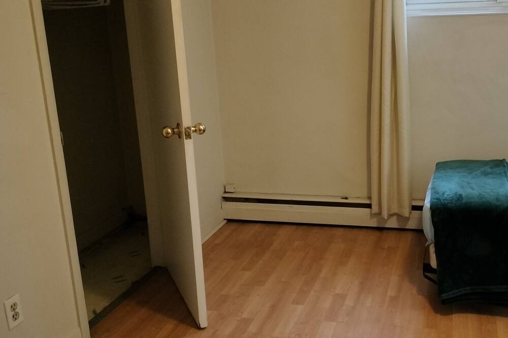 Photo of Bedroom in Downtown Gatineau