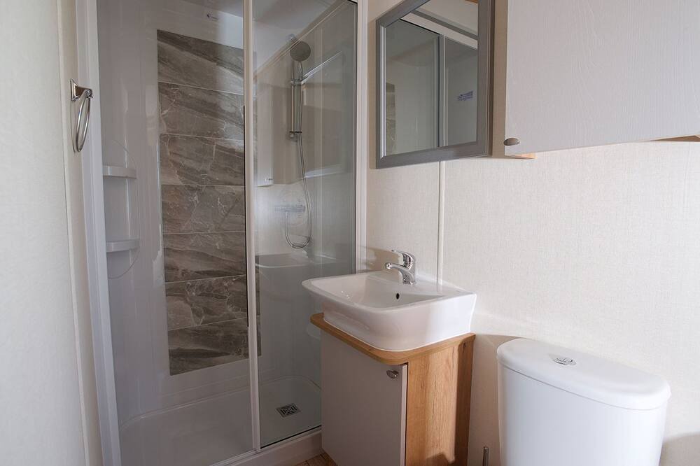 Photo of Bathroom in Hewas Water