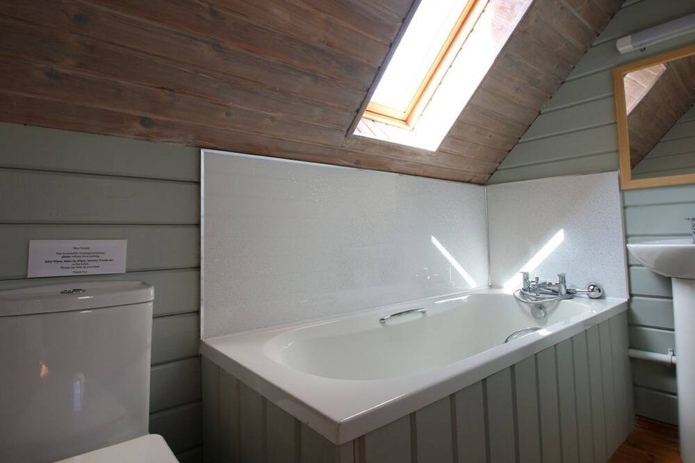Photo of Bathroom in Llanrhystud