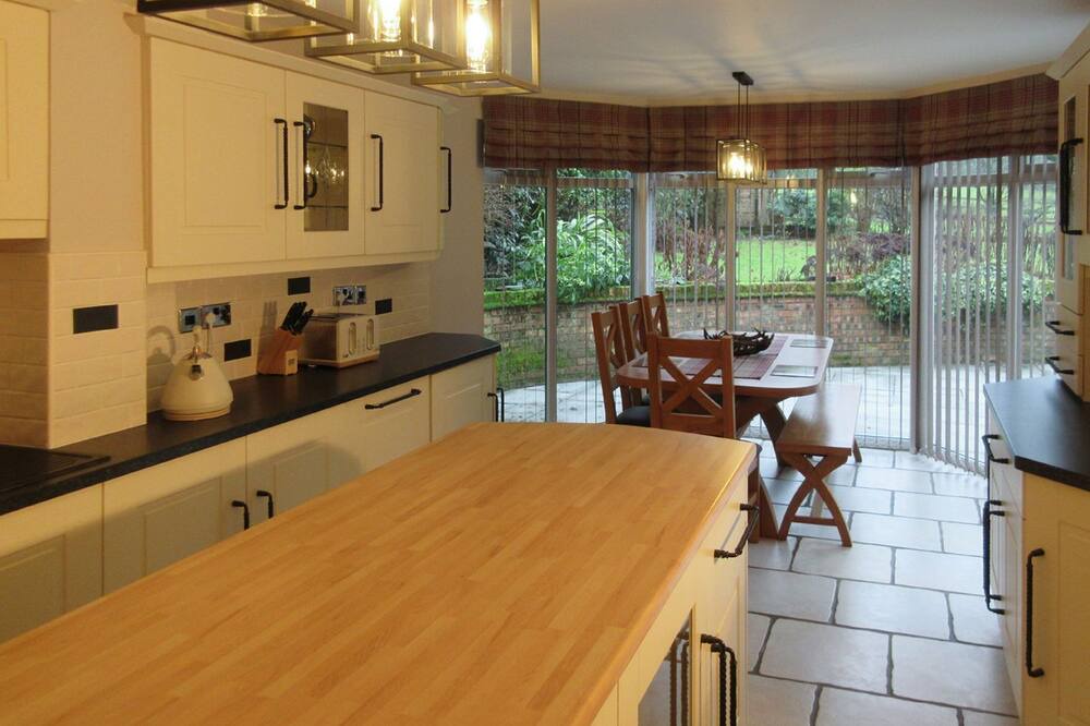 Photo of Kitchen in Rugeley