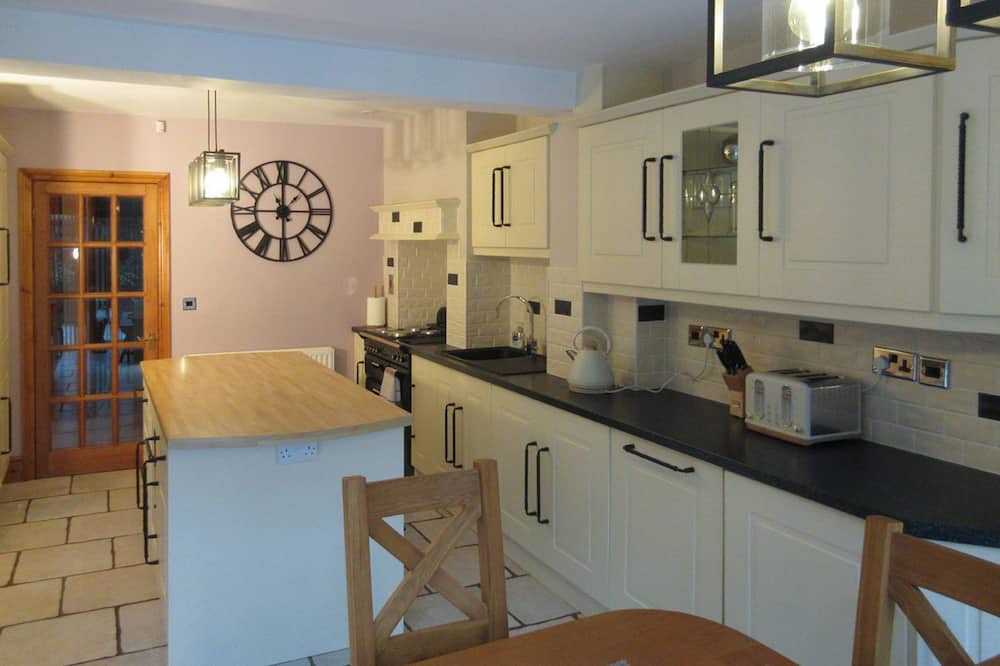 Photo of Kitchen in Rugeley