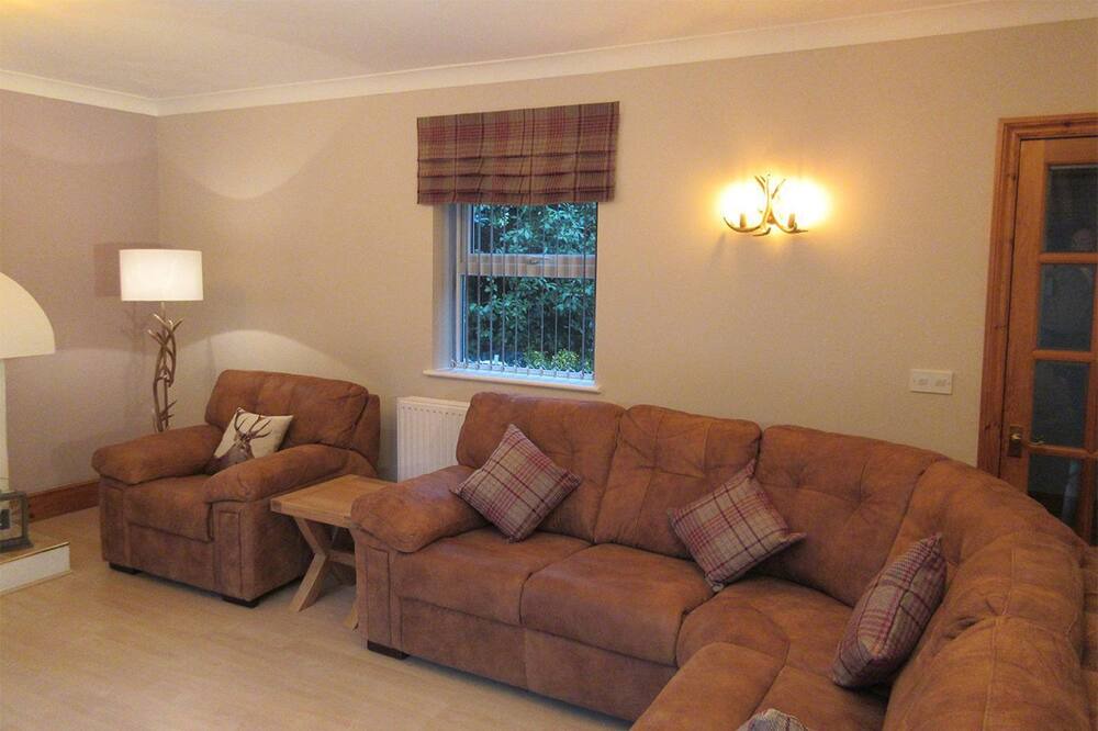 Photo of Livingroom in Rugeley