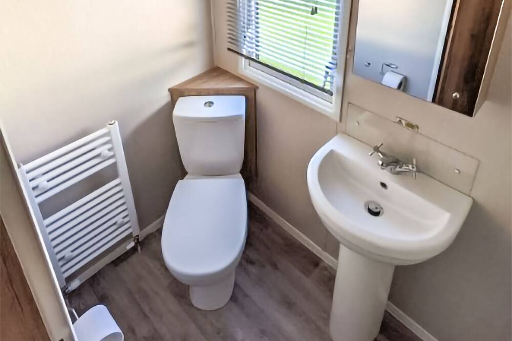 Photo of Bathroom in Sproatley
