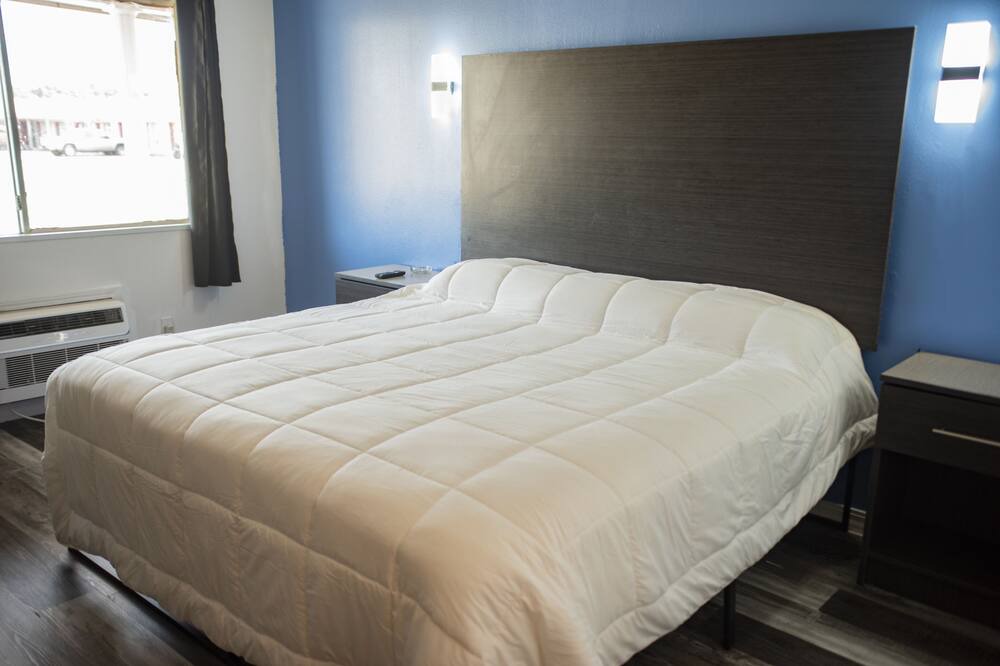 Photo of Bedroom in Dermott
