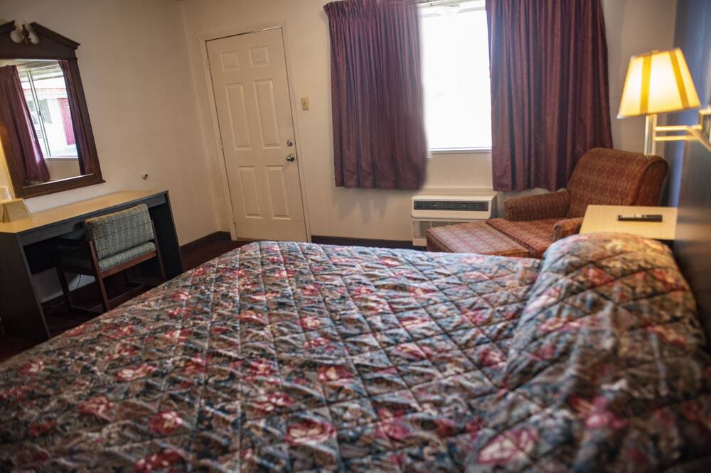 Photo of Bedroom in Dermott