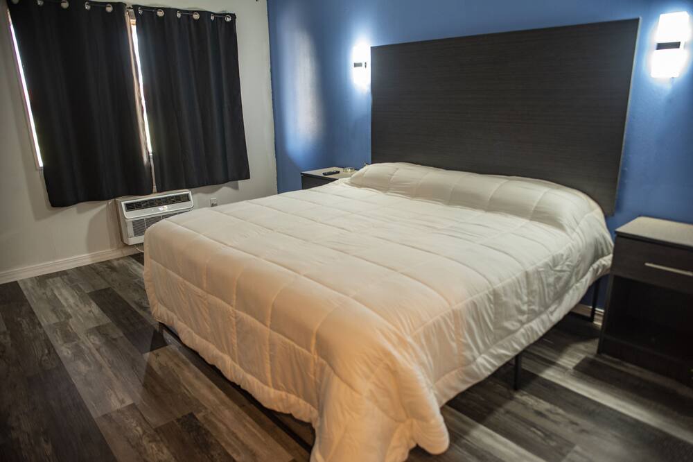 Photo of Bedroom in Dermott