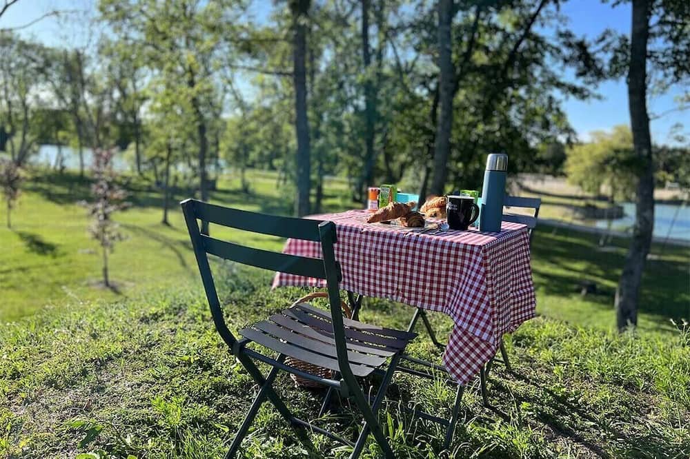 Photo of Others in Gravon