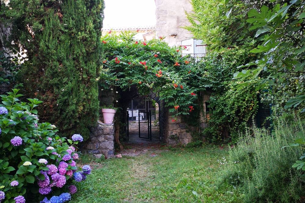 Photo of Outdoor in Cros