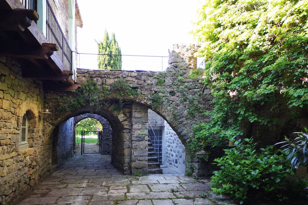 Photo of Outdoor in Cros
