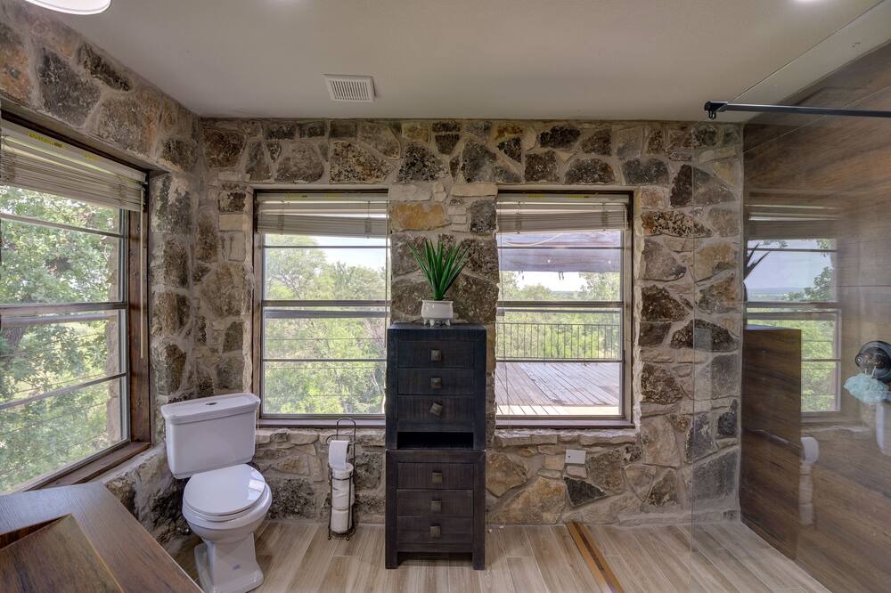 Photo of Bathroom in Millsap