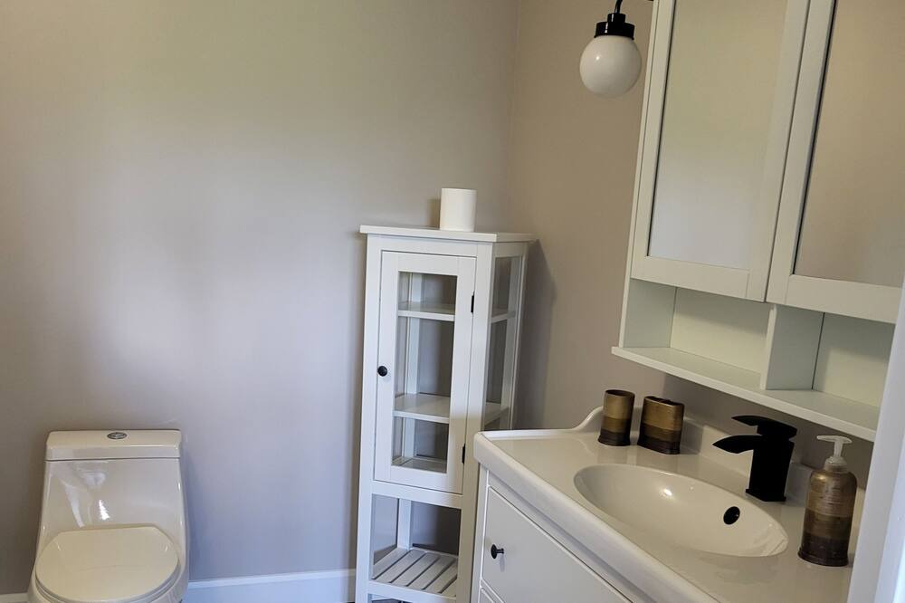 Photo of Bathroom in Jonquiere