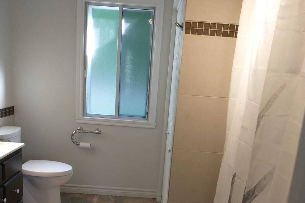Photo of Bathroom in Notre-Dame-de-Pontmain