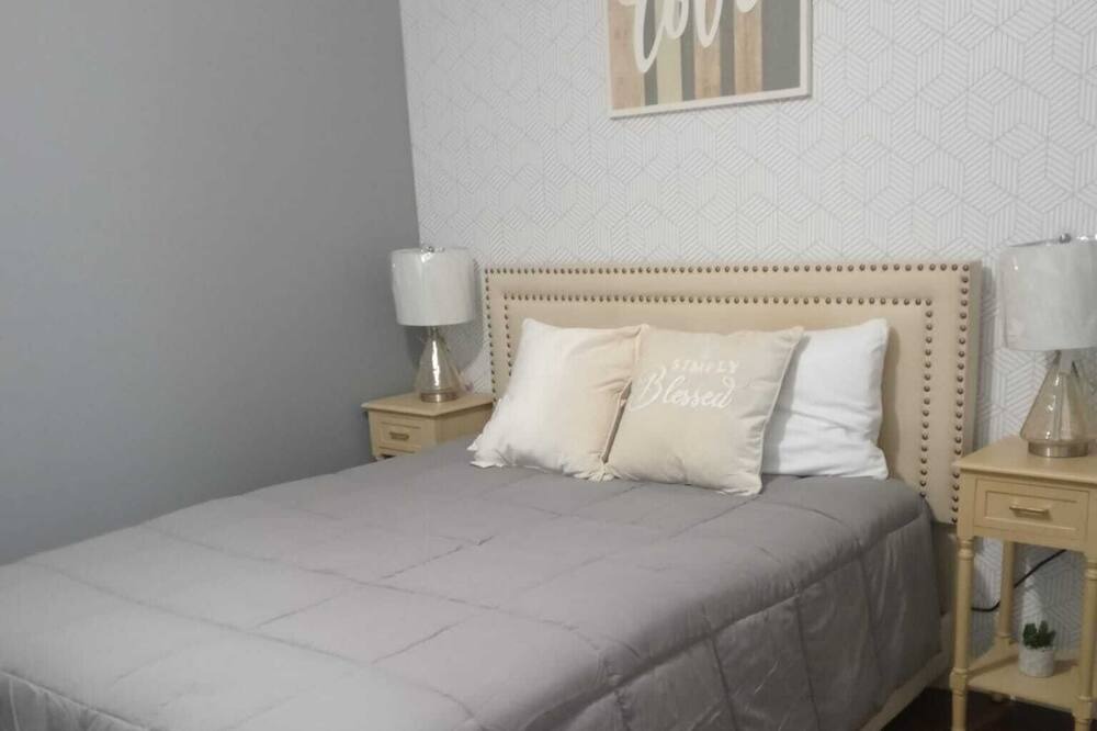 Photo of Bedroom in Smyrna