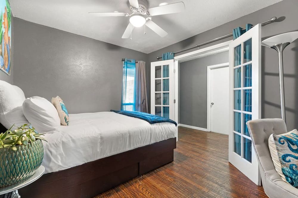 Photo of Bedroom in Euless