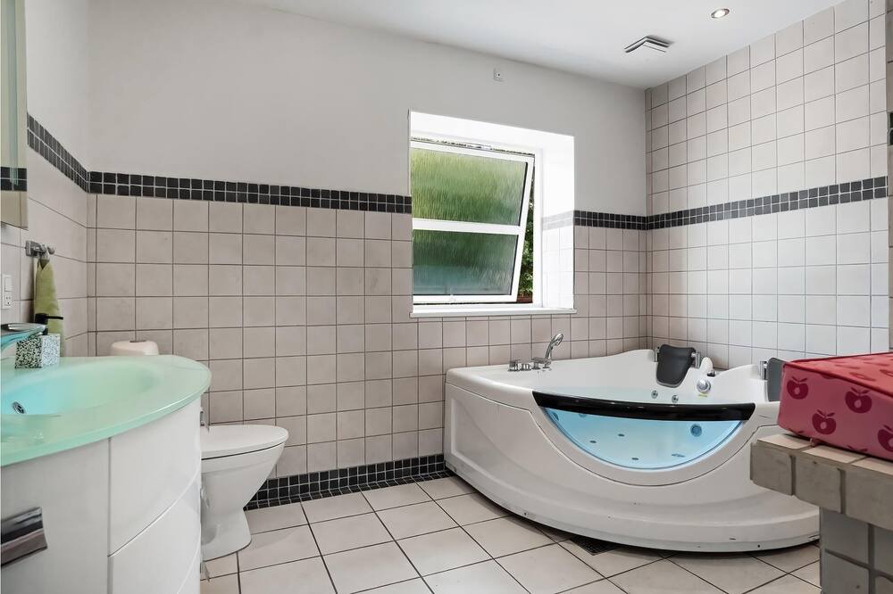 Photo of Bathroom in Snertinge