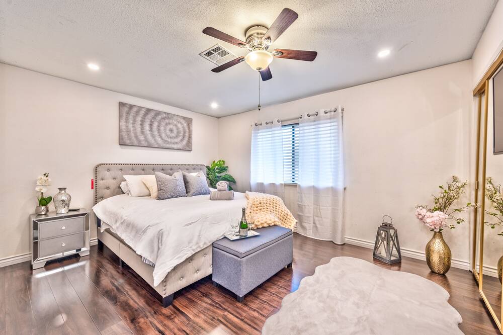 Photo of Bedroom in Spanish Oaks