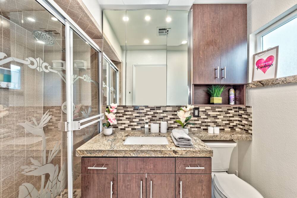 Photo of Bathroom in Spanish Oaks