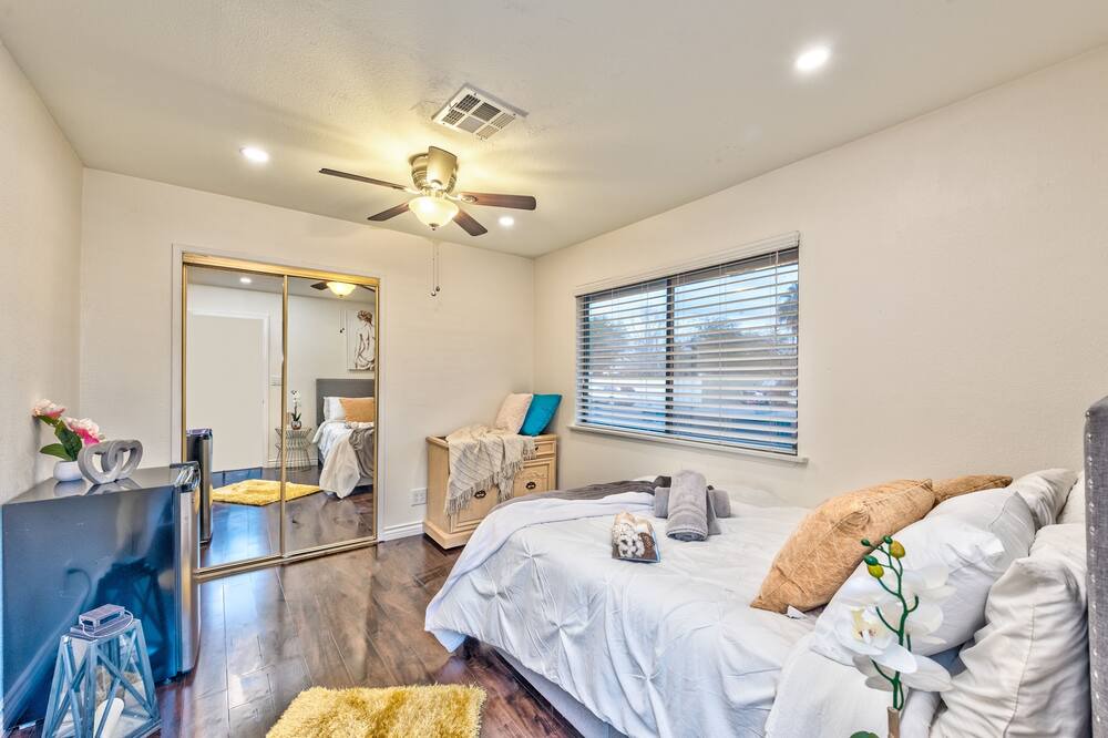 Photo of Bathroom in Spanish Oaks
