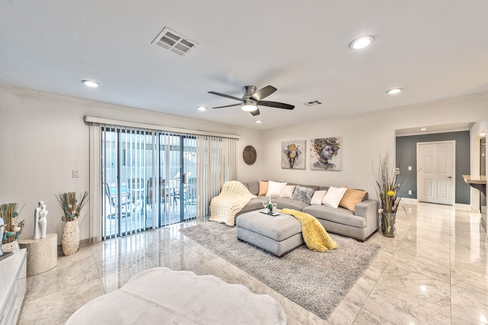 Photo of Bedroom in Spanish Oaks