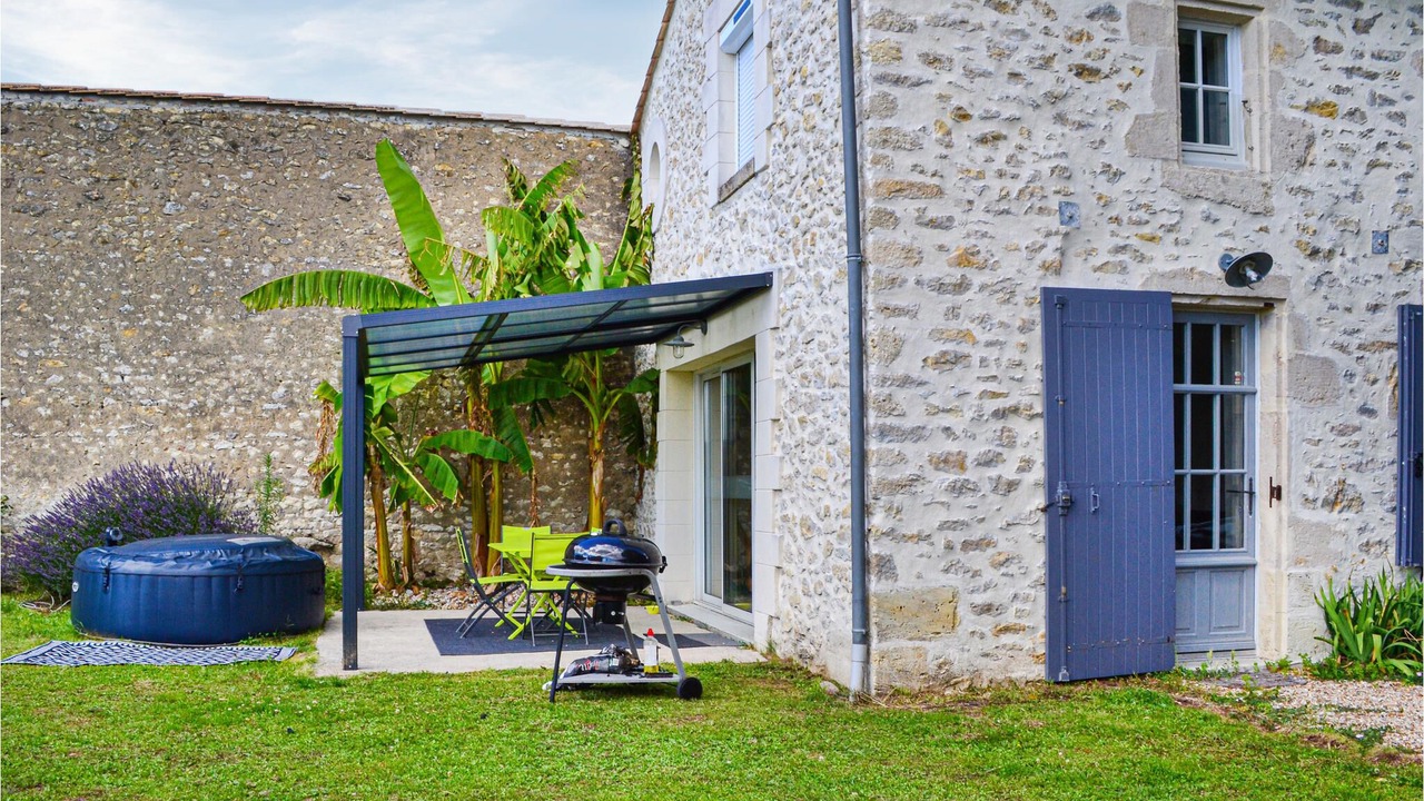 Photo of Outdoor in Eyrans