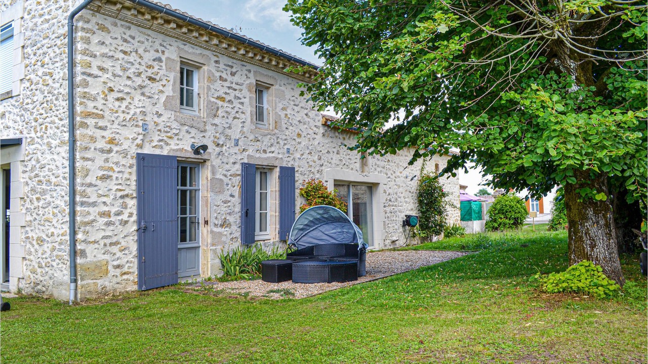 Photo of Outdoor in Eyrans