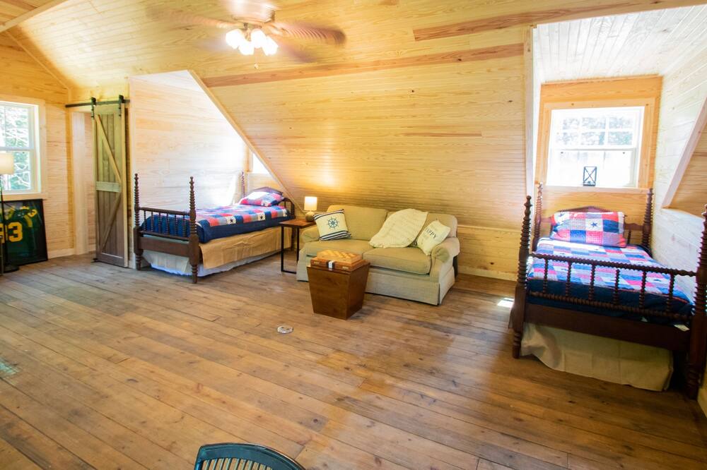 Photo of Bedroom in Linden