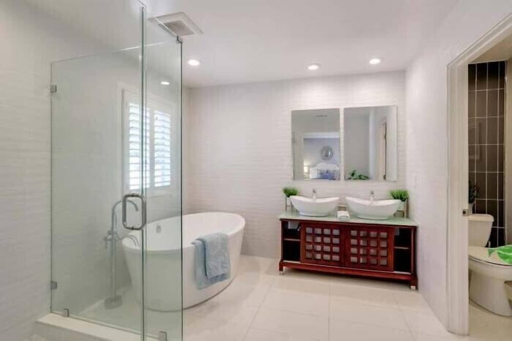 Photo of Bathroom in Evergreen