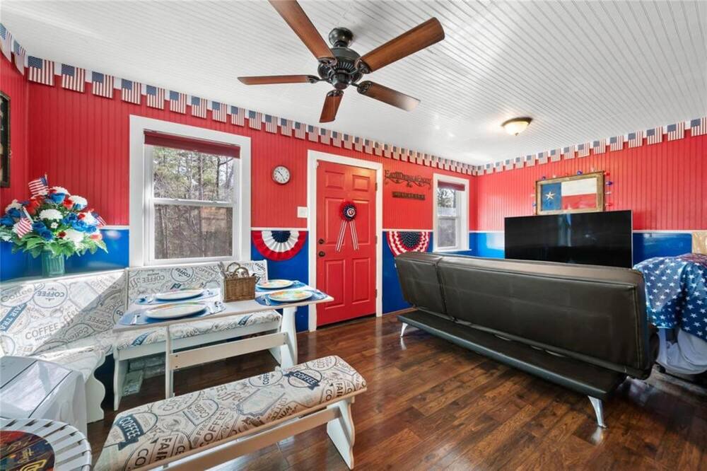 Photo of Livingroom in Jefferson