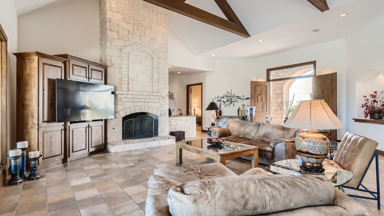 Photo of Livingroom in Lakeway