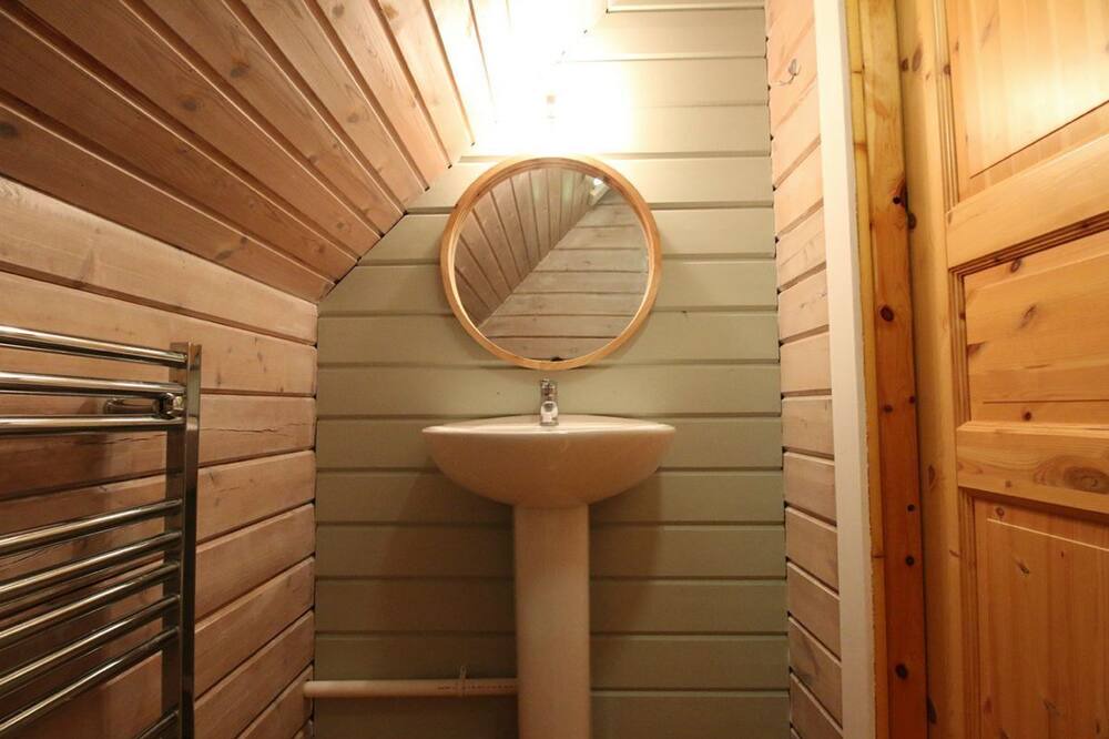 Photo of Bathroom in Llanrhystud