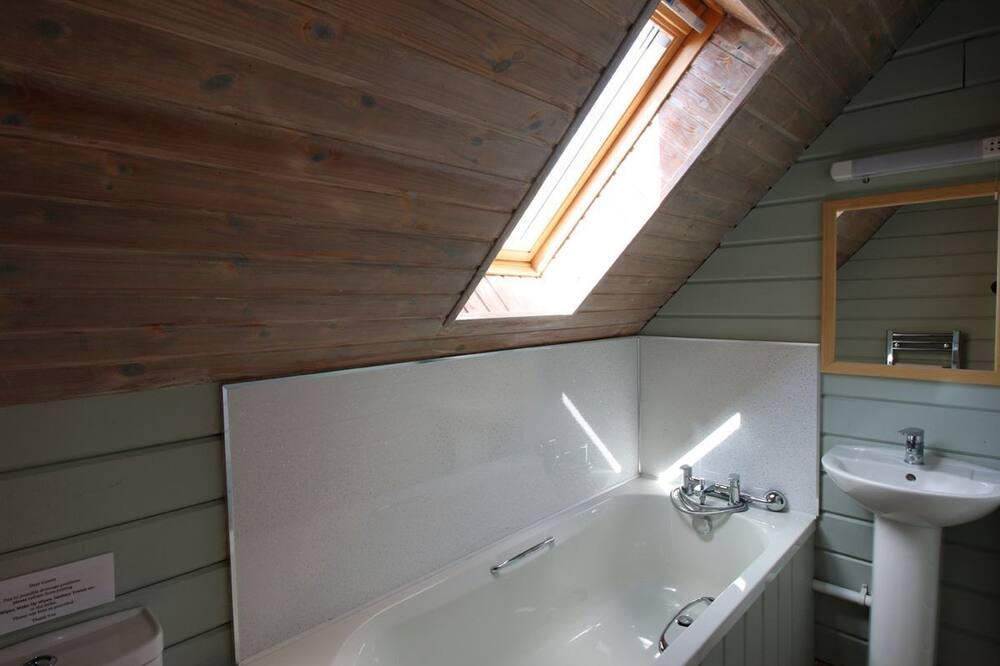 Photo of Bathroom in Llanrhystud