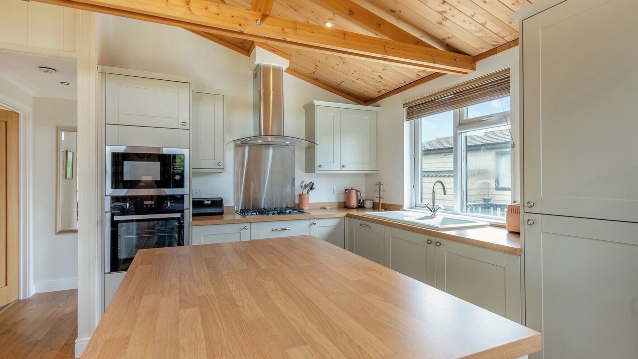 Photo of Kitchen in Westmarsh