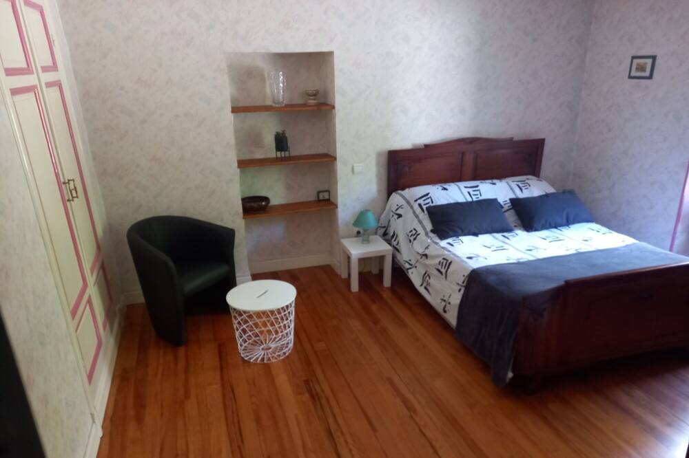 Photo of Bedroom in Savignac-les-Ormeaux