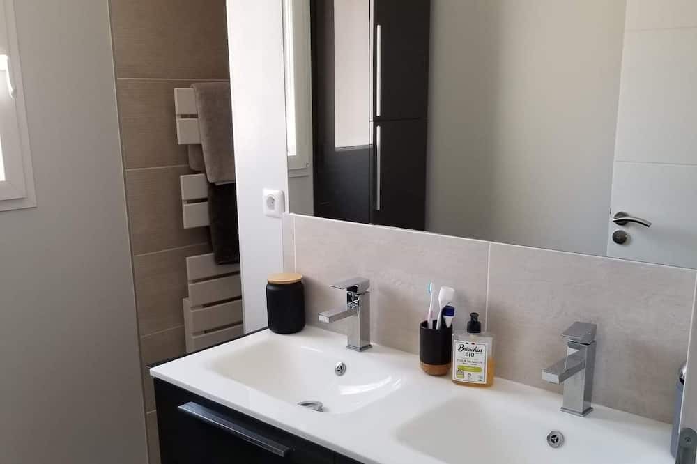 Photo of Bathroom in Bellegarde