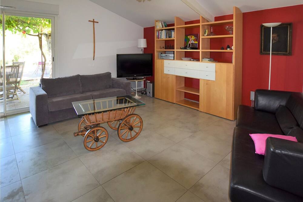 Photo of Bedroom in Jonquieres