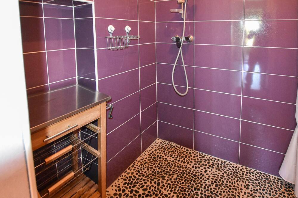 Photo of Bathroom in Jonquieres
