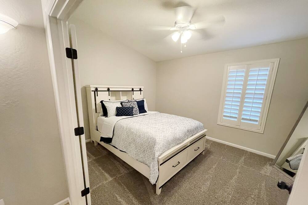 Photo of Bedroom in Canyon Trails