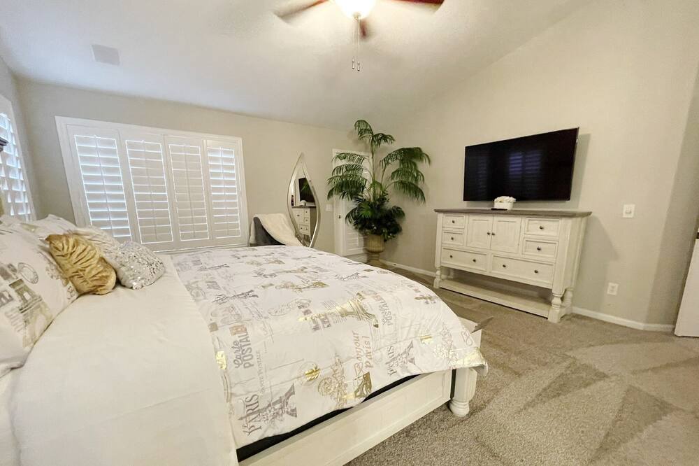 Photo of Bedroom in Canyon Trails