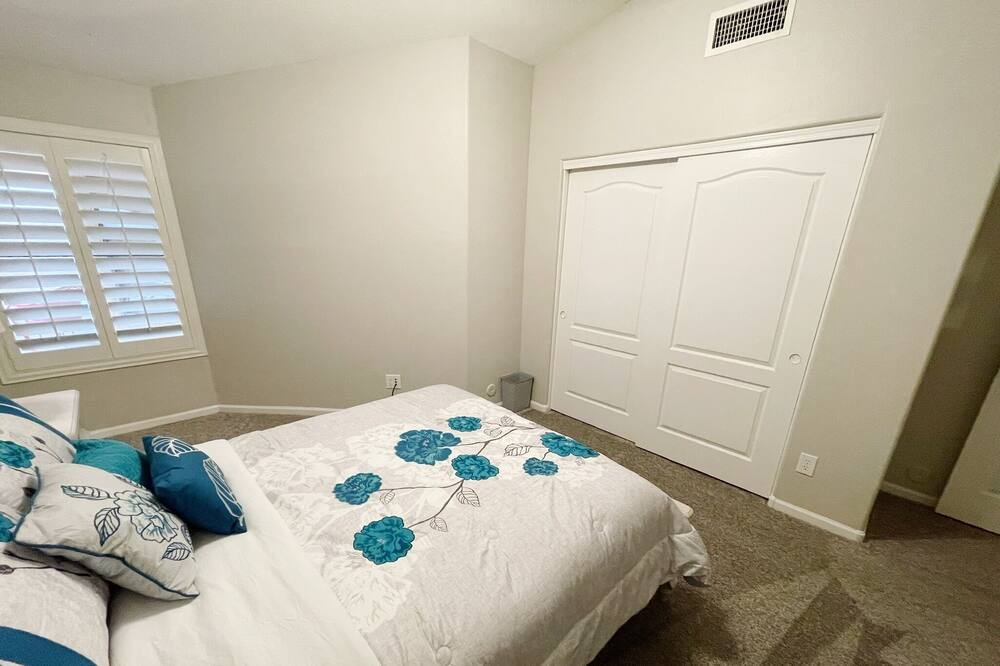 Photo of Bedroom in Canyon Trails