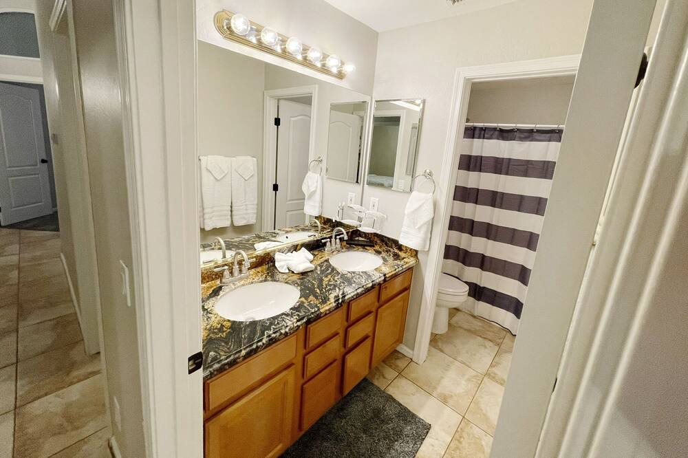 Photo of Bathroom in Canyon Trails