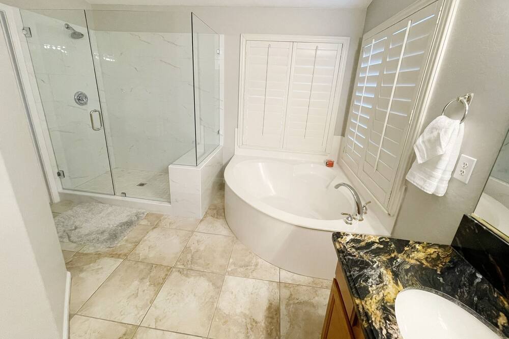 Photo of Bathroom in Canyon Trails